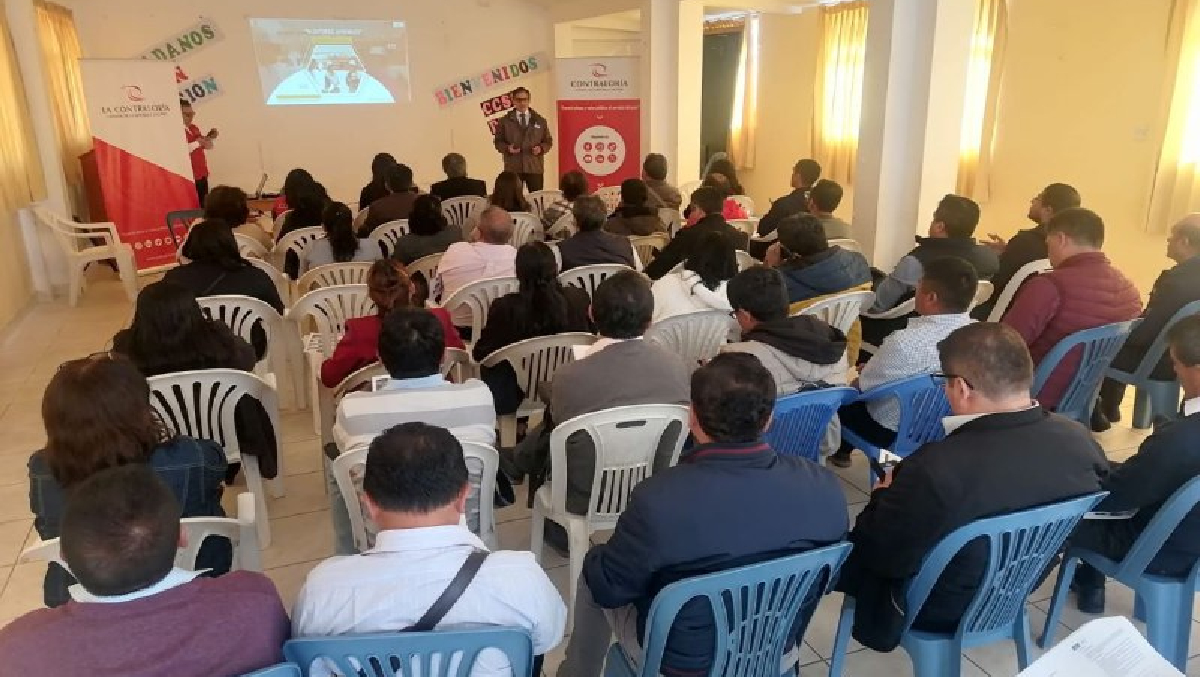 La Gerencia Regional de Control de Cajamarca realizó el taller denominado “Promoviendo la participación ciudadana a través de las veedurías escolares en las Instituciones Educativas (II.EE) de las 12 provincias de la región”. Esto con el objetivo de difundir valores éticos, cívicos e impulsar la participación ciudadana y el control social en los estudiantes de educación secundaria.