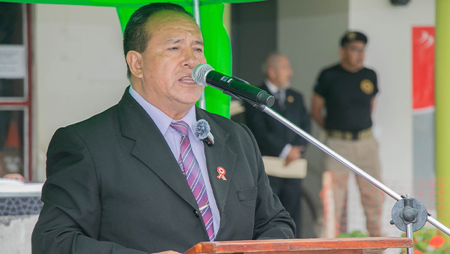 Ceremonia de izamiento por el inicio del mes patrio así también por los 63º aniversario de vida institucional de la I.E. Inca Garcilazo.