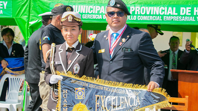 Concurso de escoltas organizado por los 63 aniversario de la I.E. Inca Garcilaso de la Vega, al servicio de la educación provincial.
