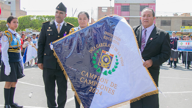 Concurso de escoltas organizado por los 63 aniversario de la I.E. Inca Garcilaso de la Vega, al servicio de la educación provincial.