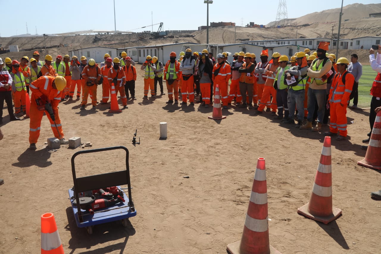 CAPACITACIÓN A TRABAJADORES DEL MEGA PUERTO DE CHANCAY