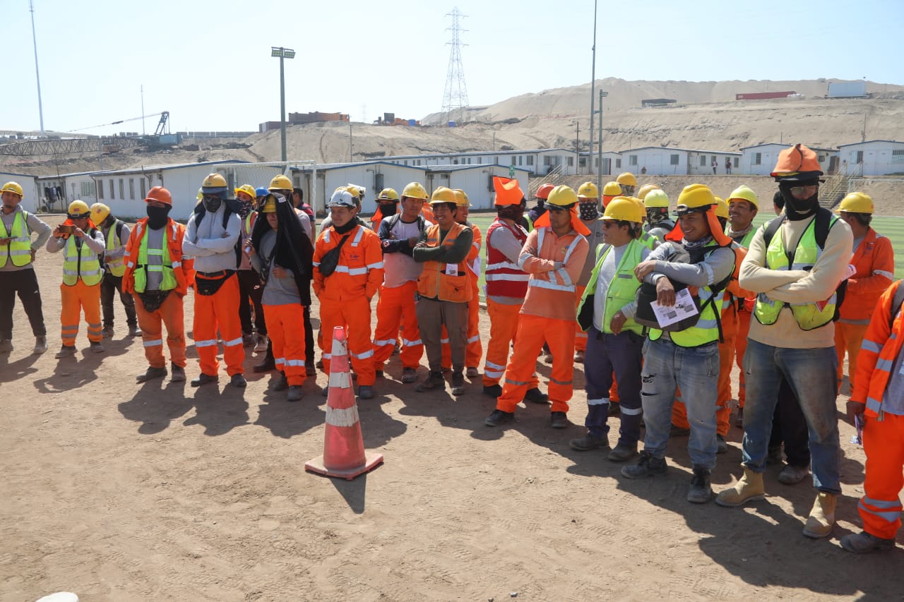 CAPACITACIÓN A TRABAJADORES DEL MEGA PUERTO DE CHANCAY