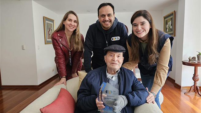 Visita del Jefe de la ONP a pensionistas centenarios