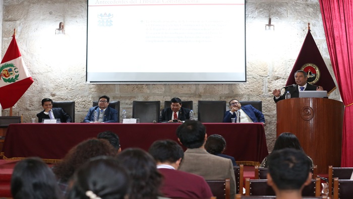 Presidente del TC Francisco Morales fue expositor en Agenda Constitucional del CEC en la Universidad Nacional de San Agustín de Arequipa