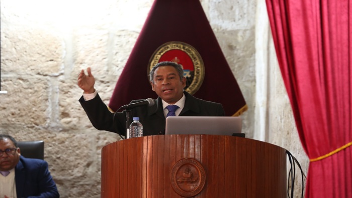 Presidente del TC Francisco Morales fue expositor en Agenda Constitucional del CEC en la Universidad Nacional de San Agustín de Arequipa