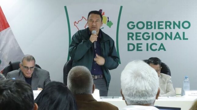 Ministro Manero se reunió con asociaciones para evaluar y disponer la ejecución de estrategias de apoyo a la industria de la uva.
