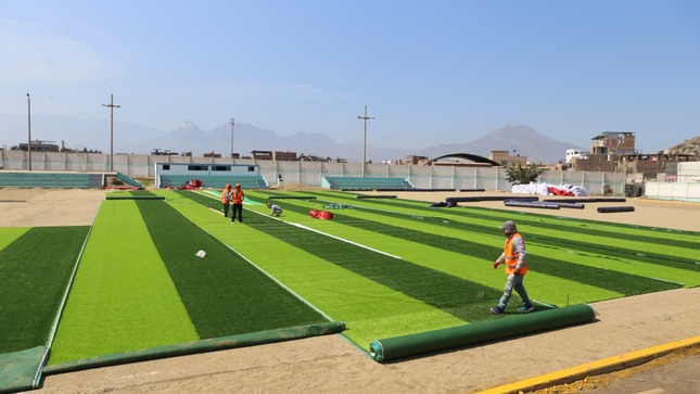 Miles de deportistas se beneficiarán con césped sintético del Gran Centro Recreacional de la Rinconada
