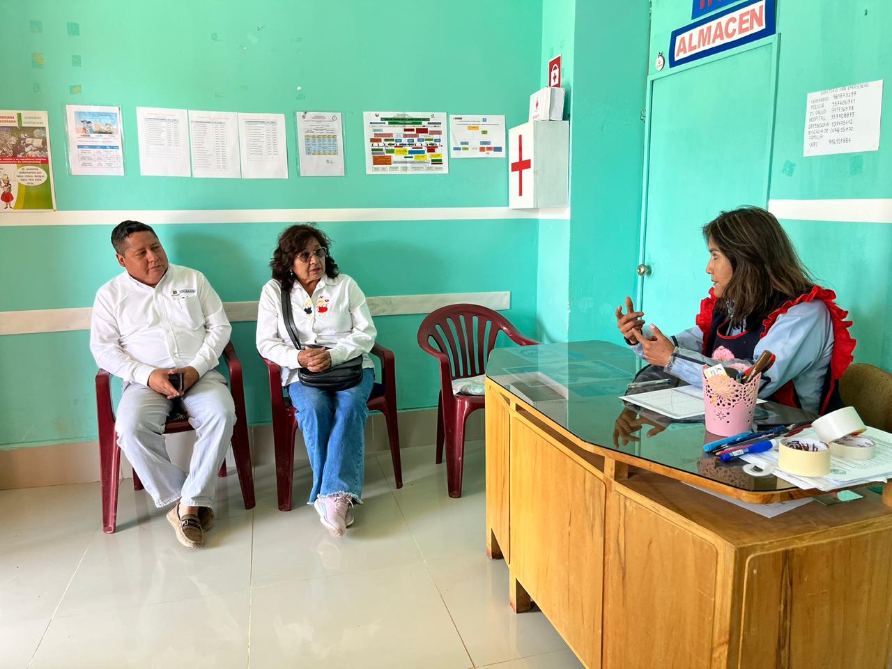 Entrega de materiales para la ejecución del cerco perimétrico en la Institución Educativa Inicial N°141 del C.P. Colcabamba
