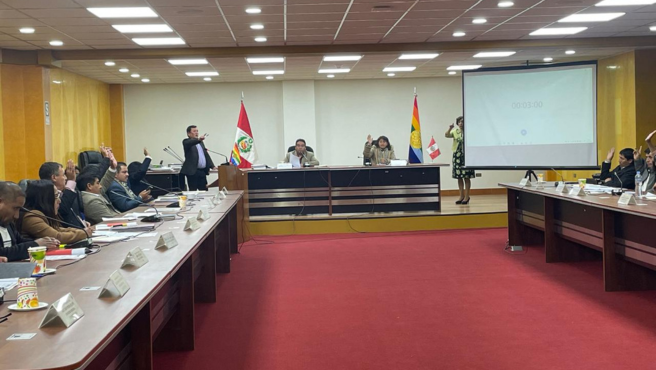 Instituciones educativas de la región Cusco podrán formalizar su situación legal de propiedad y tenencia de sus terrenos e inmuebles.
SE APROBO ACUERDO REGIONAL PARA EL SANEAMIENTO FISICO LEGAL DE INSTITUCIONES PUBLICAS EDUCATIVAS DE BASICA REGULAR EN LA REGION CUSCO.