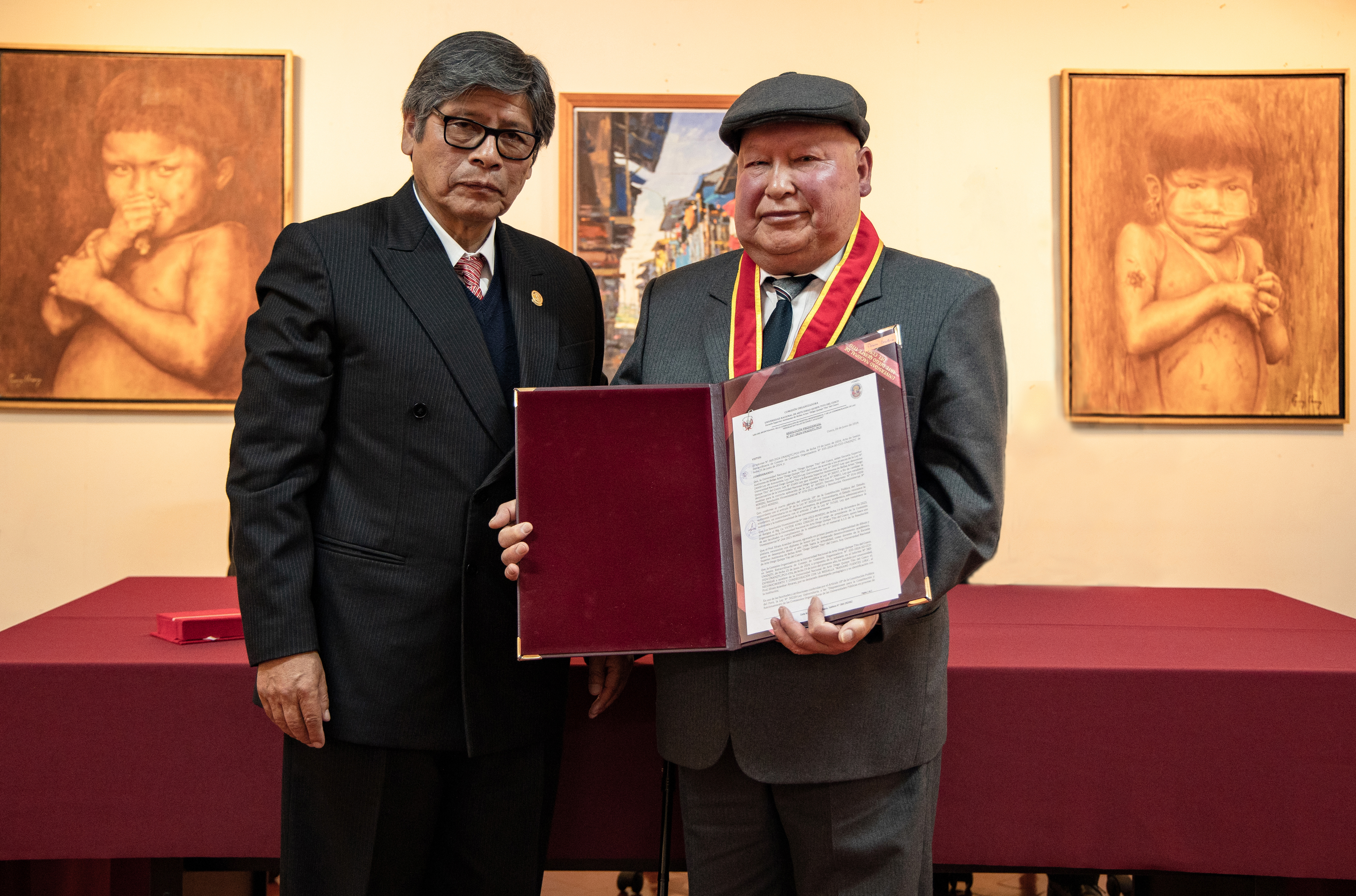 Presidente de la Comisión Organizadora de la UNADQTC junto al maestro Efraín Araníbar 