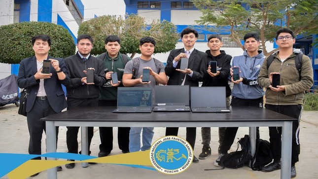 Con el objetivo de mostrar la importante producción científica y tecnológica que realizan los estudiantes de la F. de Ingeniería Industrial, Sistemas e Informática (FIISI), se realizó la IV Expoferia.