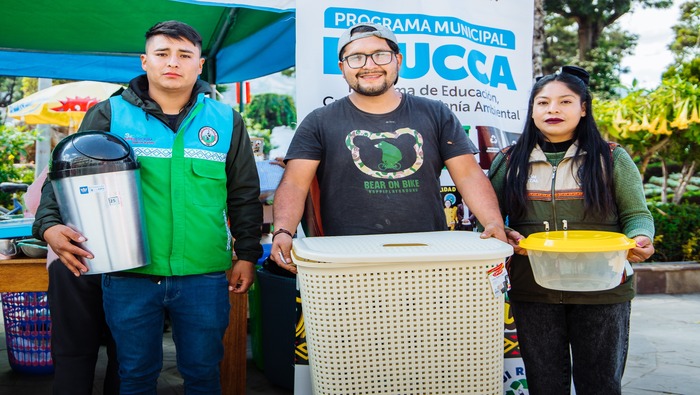 COMPROMETIDOS CON EL CUIDADO DEL MEDIO AMBIENTE, POBLACIÓN DE SAN JERÓNIMO PARTICIPAN DE LA CAMPAÑA ECO CANJE 2024 .