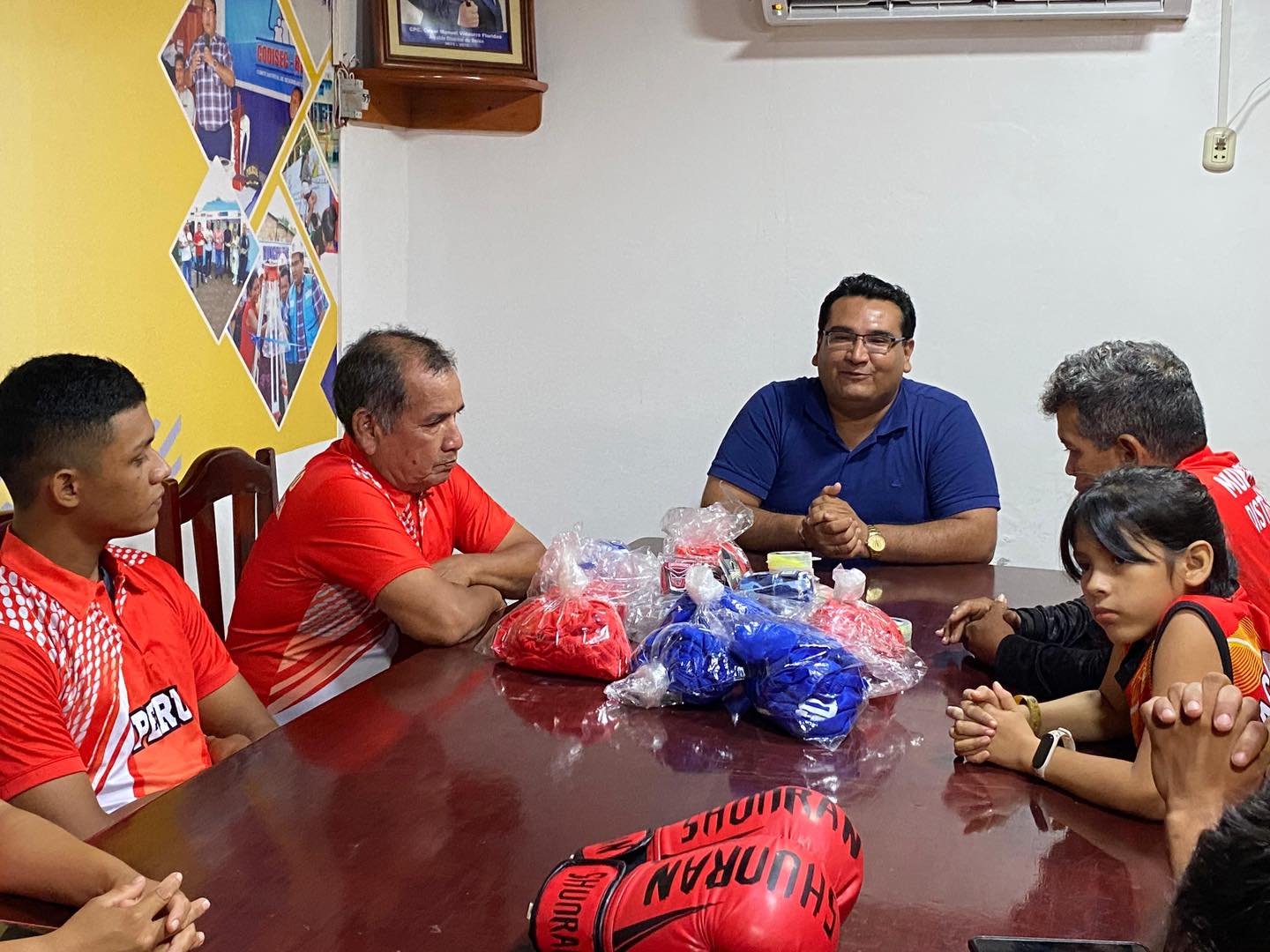 l alcalde de la Municipalidad Distrital de Belén, Cesar M. Vidaurre Floridas, anunció su apoyo a un grupo de boxeadores loretanos