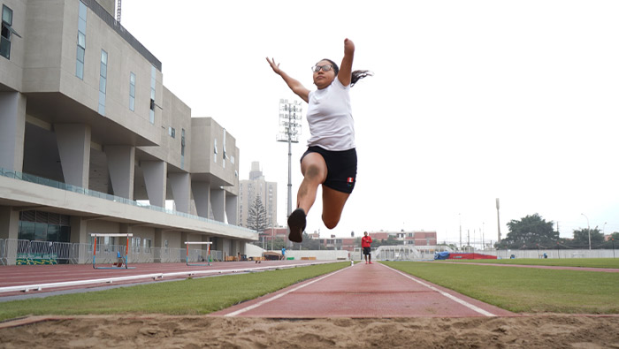 Corre y salta para alcanzar sus sueños: conoce a Sabrina, paratleta usuaria del programa Contigo