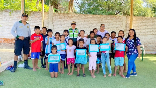 Foto Niños y niñas aprenden a identificar situaciones de peligro