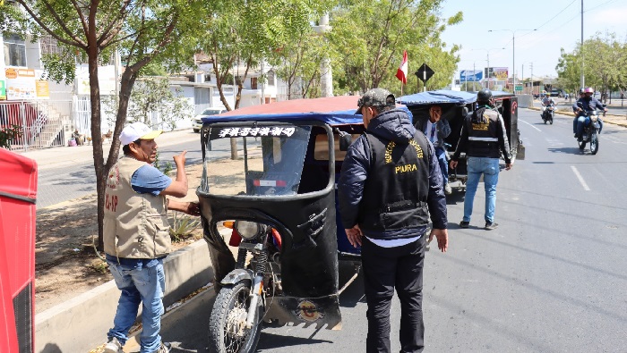 Operativo contra mototaxis informales