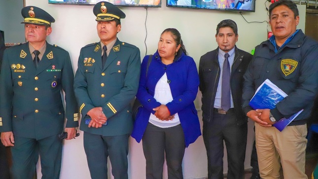 Concejo municipal participa en la reapertura del puesto de auxilio rápido del mercado Laykakota y juramentación de Red de Cooperantes