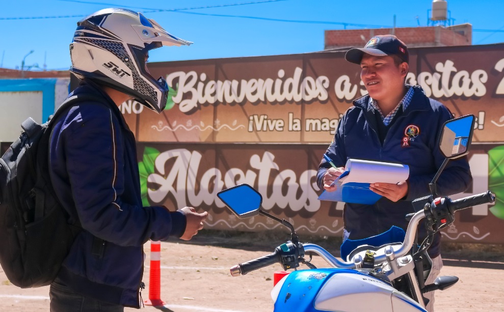 La Gerencia de Transporte emite licencias de conducir de clase B de acuerdo al formato del MTC