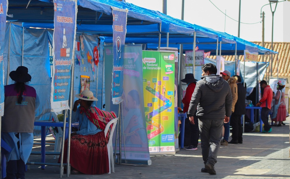 Campaña "Puno Renace con la Muni a Tu Alcance" atendió a más de 100 habitantes del distrito de Atuncolla