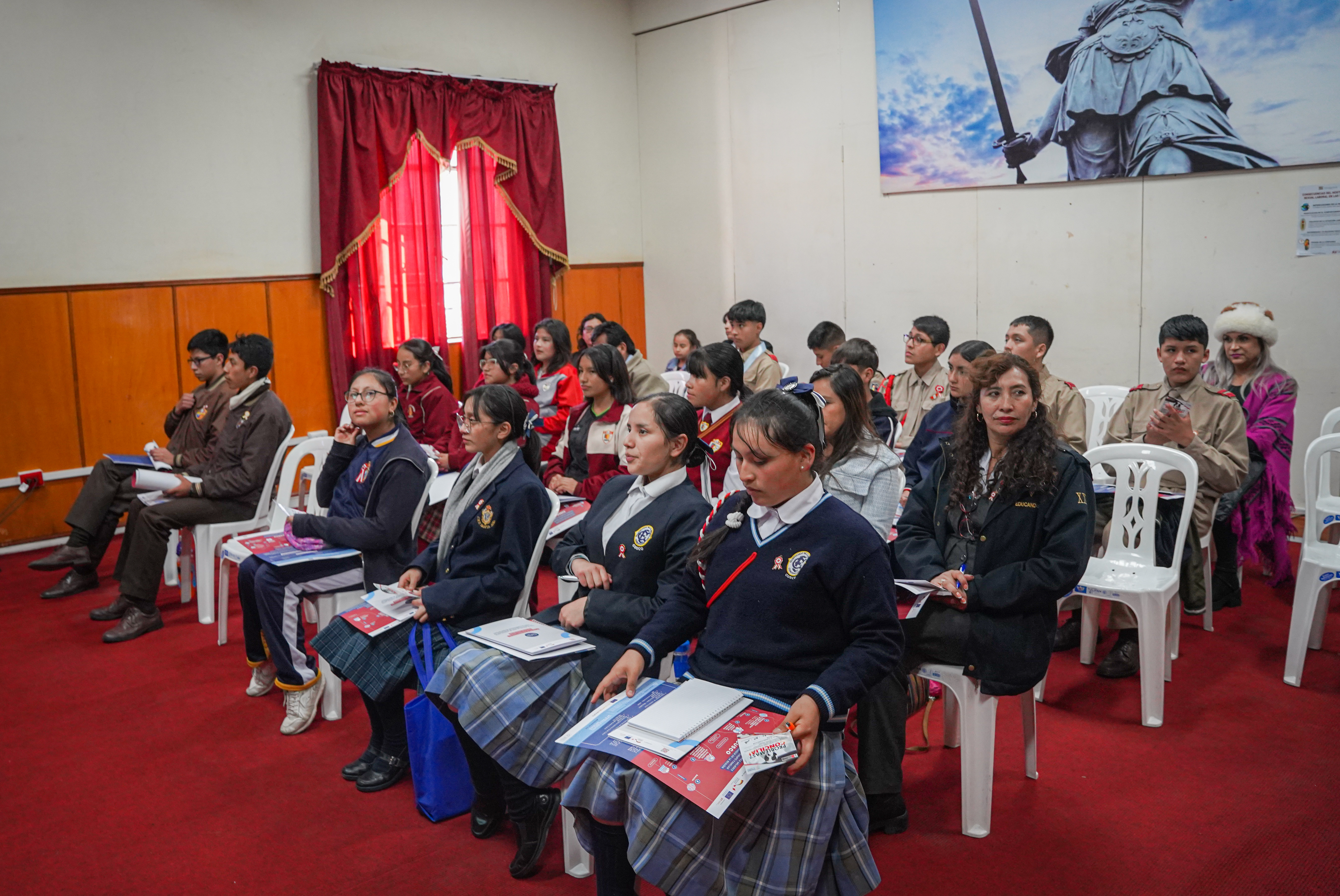JUECES DE PAZ ESCOLAR FUERON CAPACITADOS EN CONCILIACIÓN