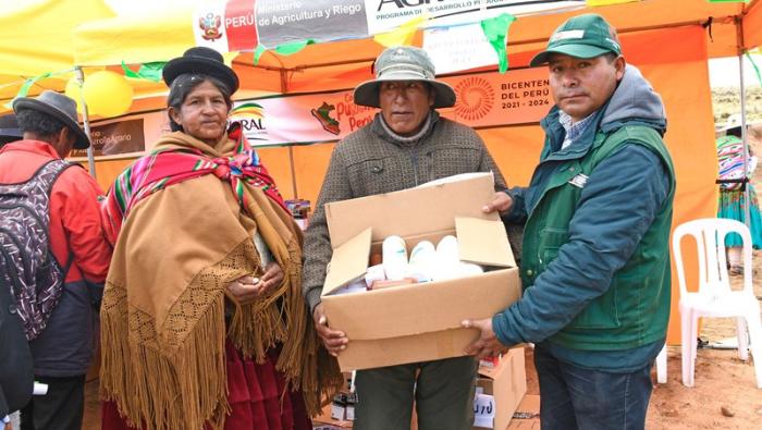 Gobierno protege a más de 2 millones de alpacas y ovinos con kits veterinarios en beneficio de más de 21 mil productores de zonas altoandinas