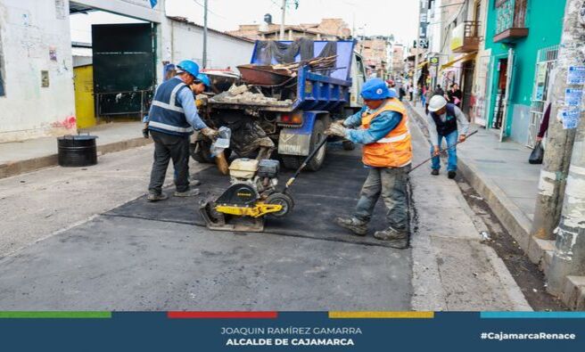 📌La actual gestión municipal liderada por el alcalde Joaquin Ramírez, continúa con los trabajos de mantenimiento del Jr. Silva Santiesteban (desde Jr. Belén hasta Av. Independencia) como parte de la segunda etapa del programa Rescate de Vías.