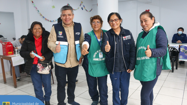 Nuestros adultos mayores 👴🏻 participaron de la Campaña de Salud Gratuita 🩺 en donde accedieron a servicios médicos como nutrición, salud bucal, 🦷 psicología, medicina general, 👨🏻‍⚕️ vacunación y más. 💉
Estas campañas tienen como objetivo asegurar que nuestros adultos mayores disfruten de una vida plena y saludable. 