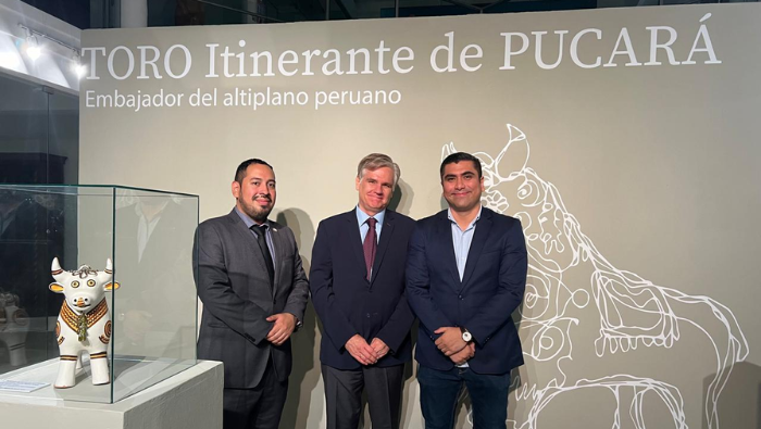 Inauguración de la exhibición de la muestra “Toro Itinerante de Pucará. Embajador del Altiplano Peruano”, en el Museo Calderón Guardia.
