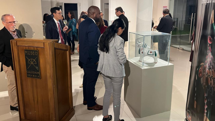 Inauguración de la exhibición de la muestra “Toro Itinerante de Pucará. Embajador del Altiplano Peruano”, en el Museo Calderón Guardia.