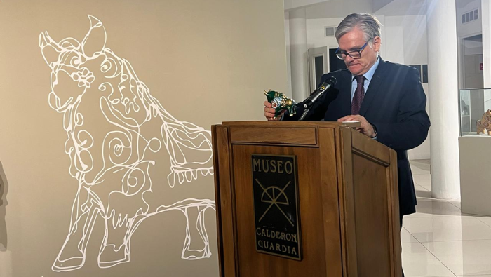 Inauguración de la exhibición de la muestra “Toro Itinerante de Pucará. Embajador del Altiplano Peruano”, en el Museo Calderón Guardia.