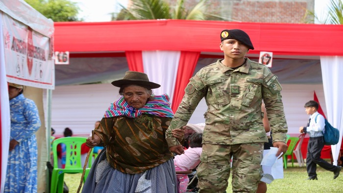Campaña multisectorial de la Fuerzas Armadas benefició a más de 15 000 pobladores en Canayre
