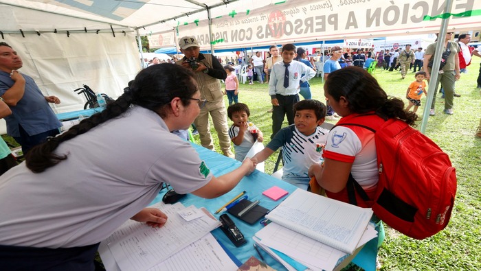 Campaña multisectorial de la Fuerzas Armadas benefició a más de 15 000 pobladores en Canayre
