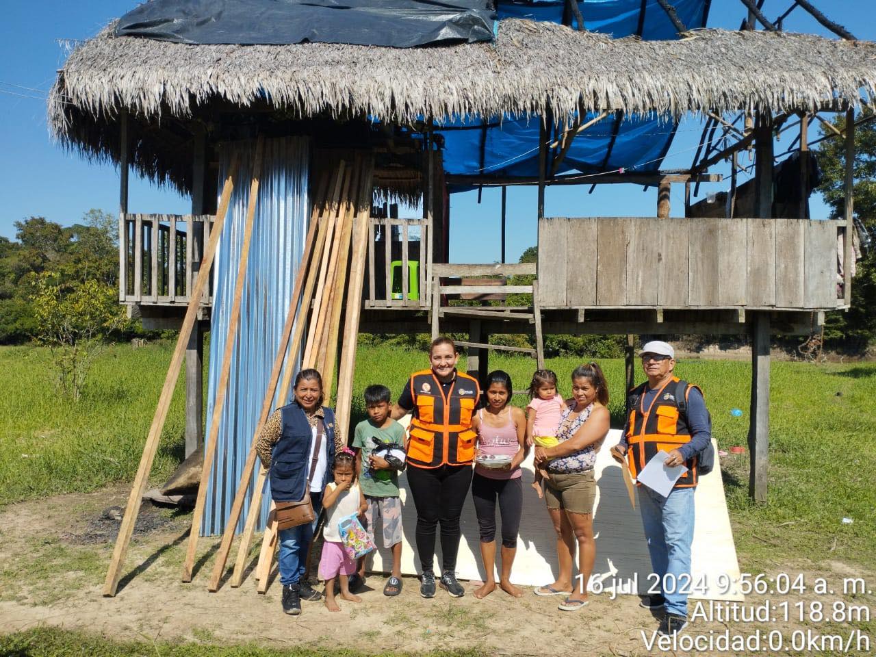 Entrega de materiales para un poblador de la Comunidad de Limón - Río Itaya