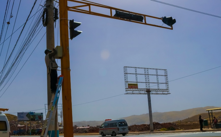 La Gerencia de Transporte continúa con el mantenimiento de semáforos y pintados de la ciudad de Puno