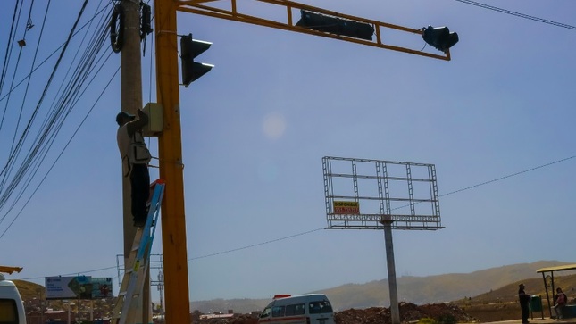 La Gerencia de Transporte continúa con el mantenimiento de semáforos y pintados de la ciudad de Puno