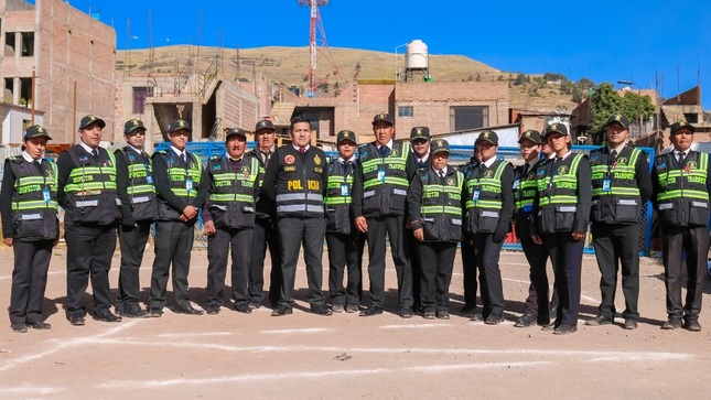 Inspectores de la Gerencia de Transporte reciben instrucciones sobre reglamentos, normas de tránsito y la intervención a conductores