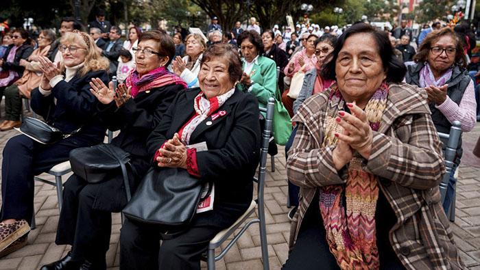 Surquillo celebra su 75° aniversario con sesión solemne.