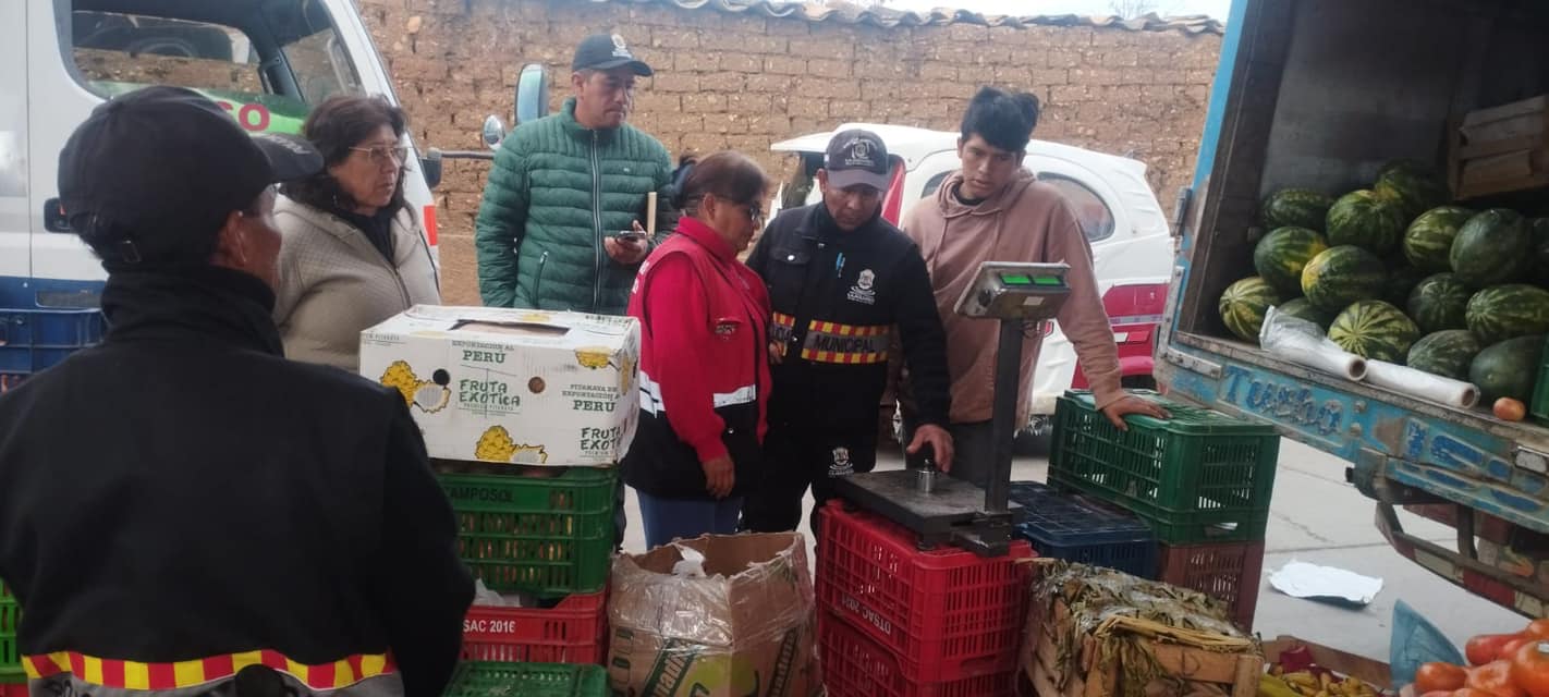 Fiscalización de balanzas en el mercado municipal