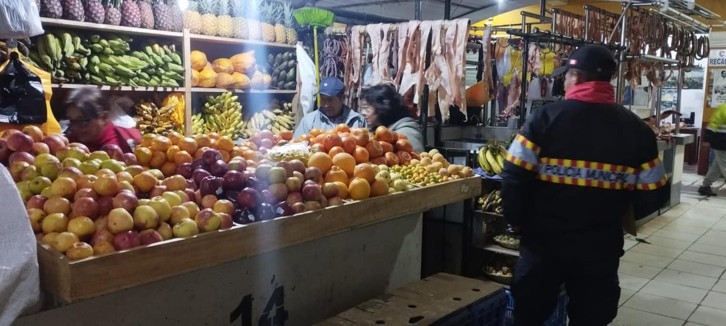 Fiscalización de balanzas en el mercado municipal