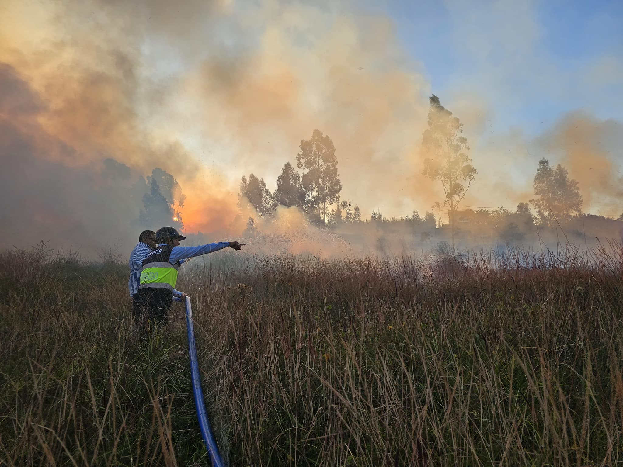 MPC controló incendio en urb. Las condes de Namora