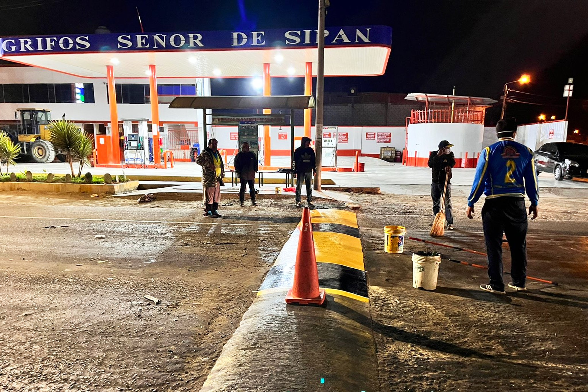 ¡PERSONAL MUNICIPAL CONTINÚAN CON LA SEÑALIZACIÓN DE las principales arterias DE LA CIUDAD!