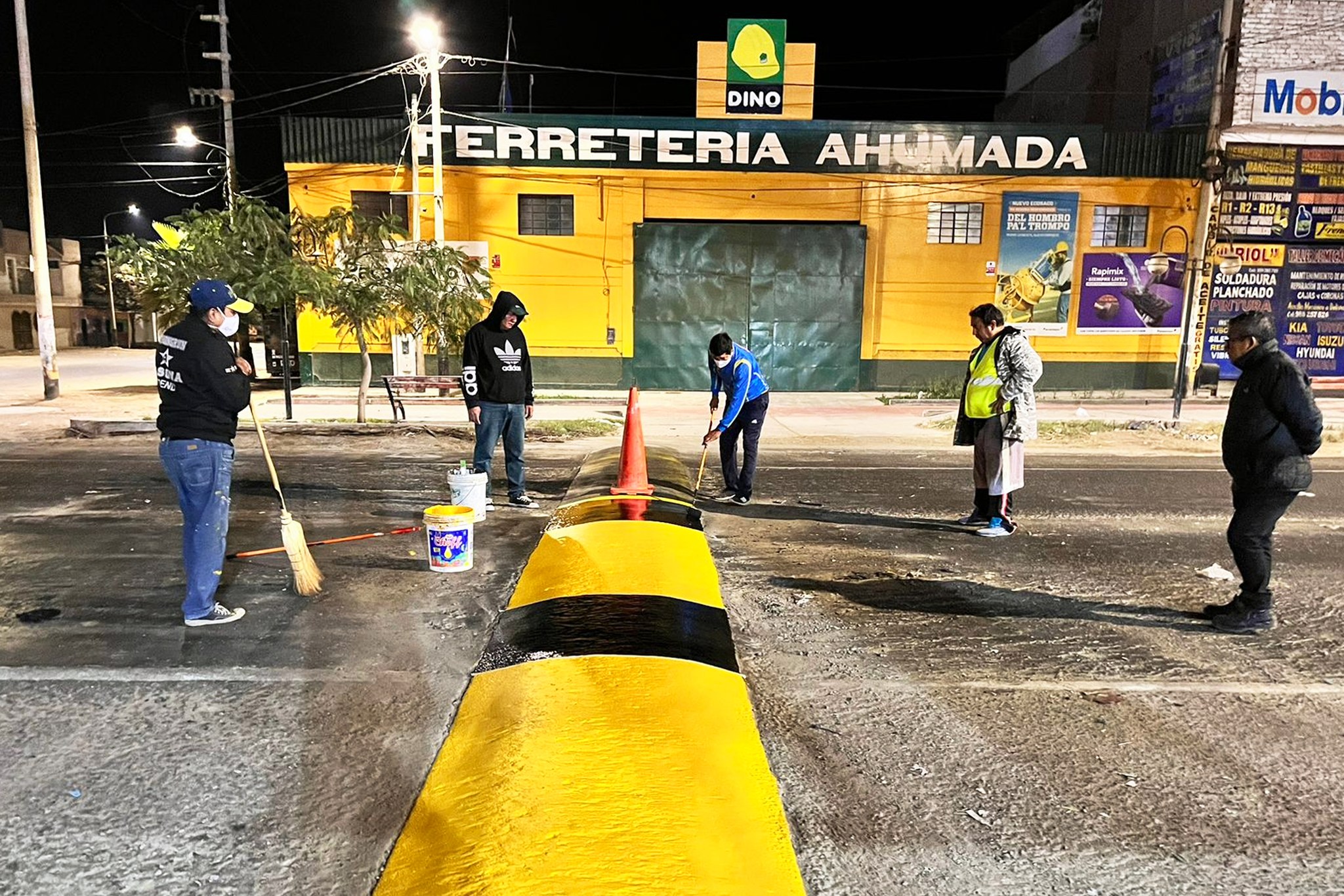 ¡PERSONAL MUNICIPAL CONTINÚAN CON LA SEÑALIZACIÓN DE las principales arterias DE LA CIUDAD!