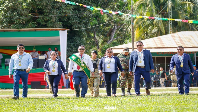 Con sesiรณn solmene y gran desfile cรญvico militar, Megantoni celebra su octavo aniversario.