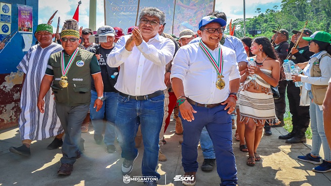 Con presencia del alcalde Esau Rรญos, GORE Cusco y Pluspetrol entregaron equipos biomรฉdicos a la micro red de Salud Camisea