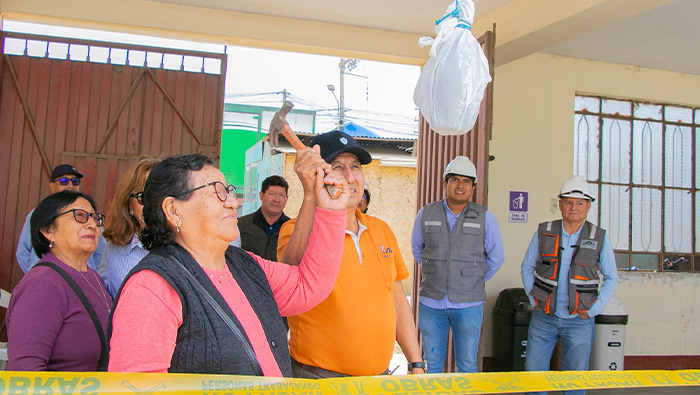 Municipalidad inicia con el mejoramiento de la Casa del Maestro.