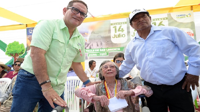 Alcalde de Piura y Elsa Fung