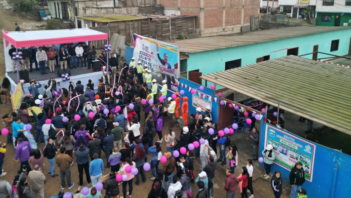 Gobernador regional del Callao coloca primera piedra del nuevo local del colegio Cueva de los Tallos en Ventanilla