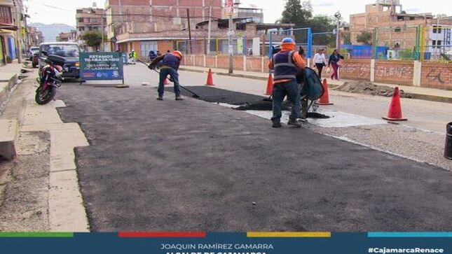 📌La actual gestión municipal liderada por el alcalde Joaquin Ramírez, continúa con los trabajos de mantenimiento del Jr. Reyna Farge como parte de la segunda etapa del programa Rescate de Vías. 