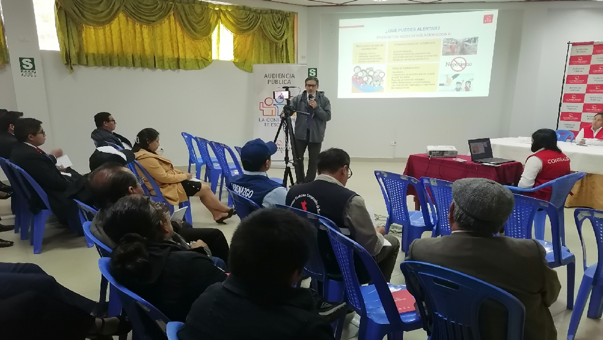 La Contraloría General invita a la ciudadanía y sociedad civil de los distritos de la provincia de Cajamarca a presentar alertas y/o denuncias sobre presuntas irregularidades en obras públicas, contrataciones, ejecución presupuestal, entre otros, así como deficiencias en servicios públicos, durante la audiencia pública presencial y virtual “La Contraloría te escucha” que se realizará este jueves 18 de julio.