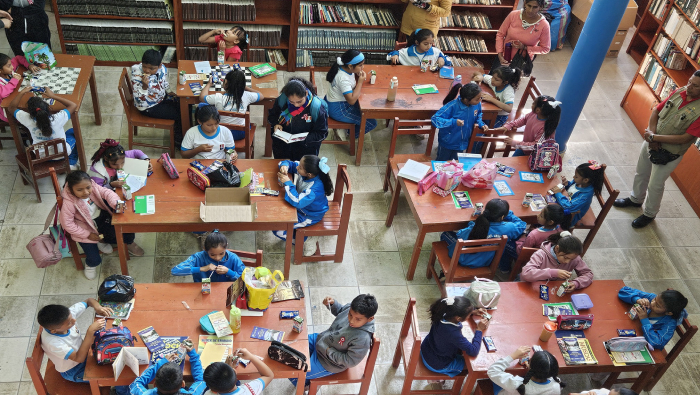 𝑴𝑫𝑻 promueve visita de estudiantes a la biblioteca municipal